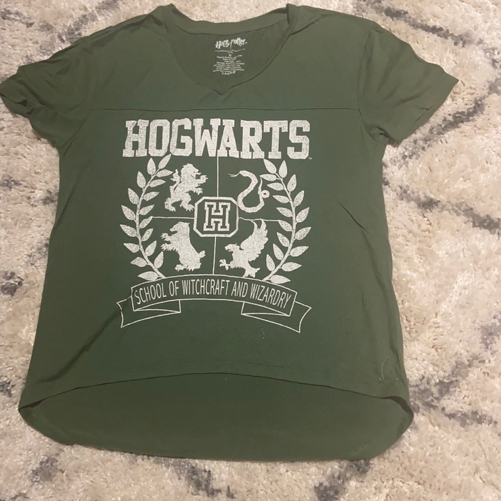 Green harry potter shirt.No flaws